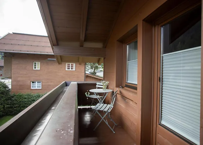 Wiesenau, * Тукс